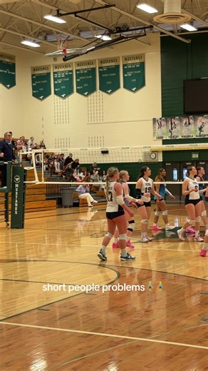 this under exaggerated it I had to run wayyy beyond the camera😐#volleyball #vball #libero #lib #clubvolleyball