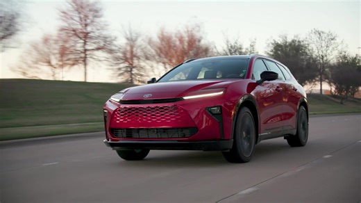 2025 Toyota Crown Signia Limited Finish Line Red - Driving Video