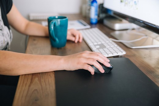 The Way You Hold Your Mouse Could Be Causing Wrist Pain
