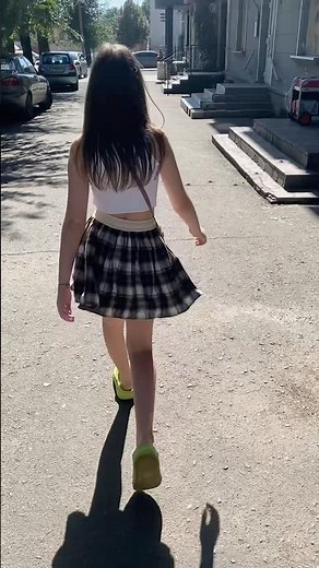 Back-to-school style or summer city walk? ☀️ #uliana_from_milana #plaidskirt #OOTD
