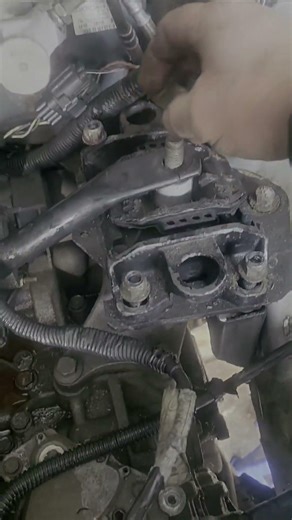 jaguar x-type, removing engine mount on transmission side