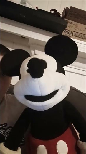 Minnie Mouse Is Officially Pregnant