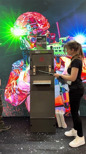 TA Series Tactical Flashlight Glass-Breaking Demo | Real Impact Test