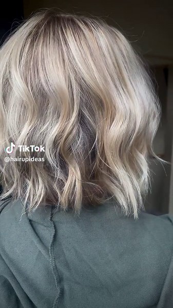 Wavy Bob Hairstyles: Chic Blonde Hair Inspiration