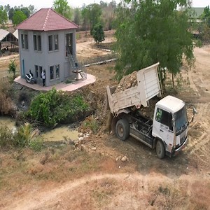 198K views · 1K reactions | Transform Your Landscape: Pour Soil Around the House with Bulldozer, Dump Truck. | Aprender color aprender para la vida | Facebook