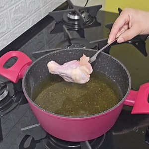 2.3M views · 24K reactions | I used WATER to fry the chicken, and I made the most Crispy chicken in the world! | Barbie Recipes and Tips | Facebook