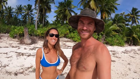 Surviving 24 Hours On Tropical Island (Catch & Cook)