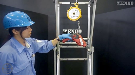 How does the Endo EWA Snap-Back Safety Feature Work?