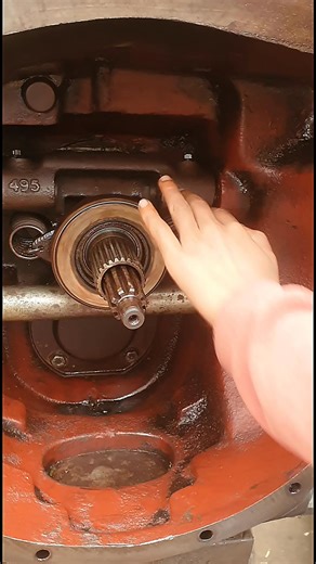 620K views · 4.7K reactions | Tractor clutch #automotive#autorepair#viralvideochallenge#viralreelschallengel#tractor | Mubashir Hassan | Facebook
