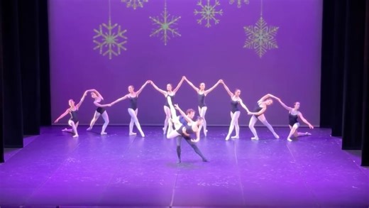 Africa Guzman Dance Project on Instagram: "Última semana de ensayos de El Cascanueces antes de nuestro estreno el día 12 de diciembre en el @realteatroderetiro 💫 Con mucha ilusión de que llegue el día 🎄♥️ @africa_guzman @mariaeuropa @juliamarialg @africa_guzman_dance_project @escueladeballetafricaguzman Real Teatro de Retiro (Teatro Real) 12, 17, 18 y 19 de diciembre de 2025 a las 18.00h 13, 14 y 20 de diciembre de 2025 a las 12.00h y a las 17.00h Dirección: África Guzmán Coreografía: Áfric