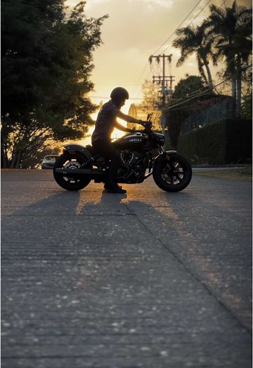 Descubre la Scout Bobber Limited en Negro Mate