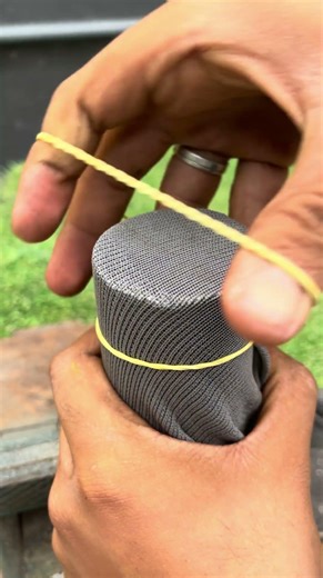 Learn how to easily paint small screws using PVC pipe #GarageLife #SmartSolution #HandyTrick
