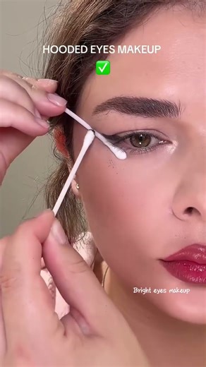 Eyeliner Hacks for Hooded Eyes #eyeliner #eyemakeup