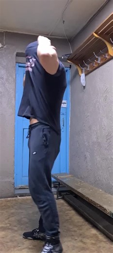 Muscular Physique Showcase: Flexing and Posing