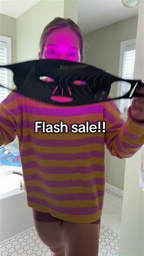 INIA GLOW Wireless LED Face Mask 🌟 Portable, rechargeable, and perfect for at-home or travel skincare! 2-year warranty included—your ultimate glow-up gift this season! #SkincareRoutine #GlowUp #LEDMask #SelfCareEssentials #TikTokShopBlackFriday