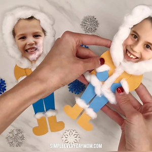 WINTER PHOTO CRAFT FOR KIDS This is such a fun winter craft for kids to make at home or at school! Get the template here: https://www.simpleeverydaymom.com/eskimo-craft-for-kids/ | Simple Everyday Mom