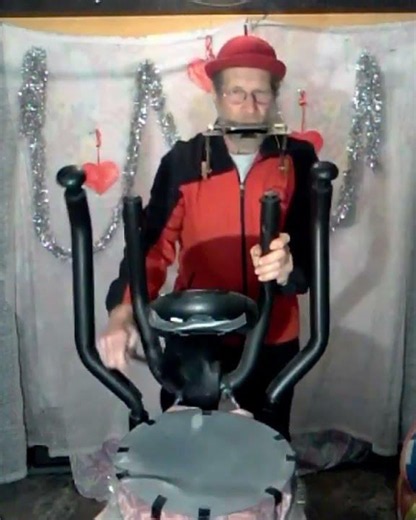 " Säkkijärven Polkka " a3 #harmonica #drum #crosstrainer #folk #workout #humor #harmonicaplayer