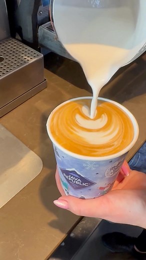 Step into Christmas at our Ballycoolin Café & Roastery! Festive decorations, breakfast, lunch, pastries and of course….great coffee!! Both our cafés in Ballycoolin & Molesworth Street are open until 2pm on Friday 22nd December. 🎄🎅🏼🎁☃️ #christmas #christmastime #coffee #roastery #cafe #dublincafe | Java Republic