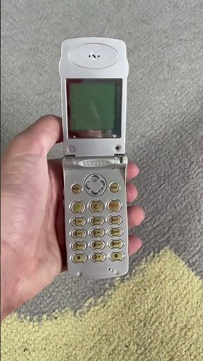 Flip phones #y2k #2000s #nostalgia #retrotech