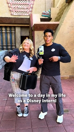 DREAM INTERNSHIP ALERT! ✨ Want to join the team that supports recruitment marketing for Disney Programs? Apply today!