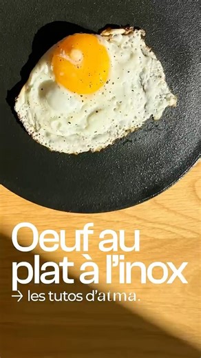 Tutorial for frying eggs in a stainless steel pan