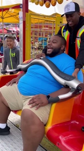 This Ride Was NOT Ready 😭🎡