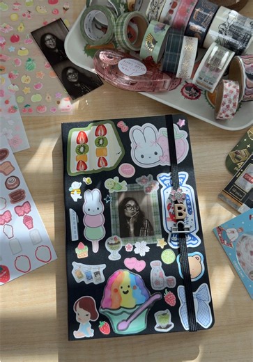 Start my 2026 journal with me!! 📖💌💗⭐️ #journal #journalwithme #newyear #journaling #journalinspiration @Moleskine