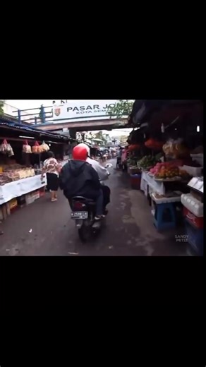 Pagi itu di pasar Johar 2008 sebelum