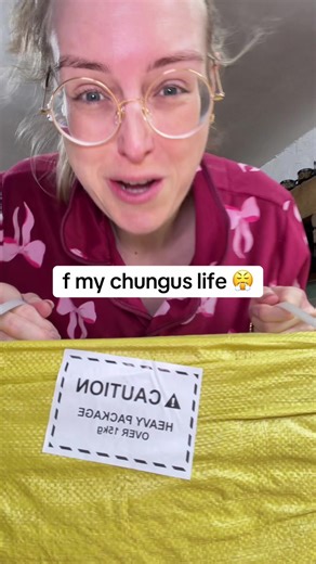 times up for my lazy behind #workout #workoutfromhome #adjustableweights #weighttraining #fit