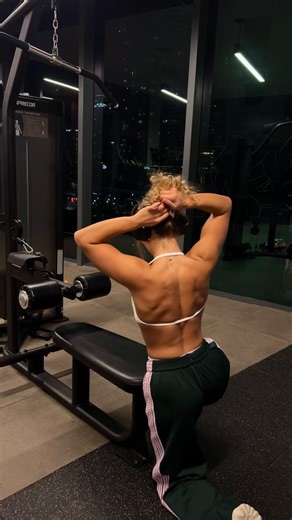 Bianca Braun on Instagram: "The gym isn’t just where I train my body — it’s where I regulate my mind. From a psychology standpoint, exercise is one of the most reliable ways to down-regulate stress and improve emotional control. Movement activates the nervous system in a way that reduces baseline anxiety, improves mood, and increases cognitive flexibility. In simple terms: when the body moves with intention, the brain follows. This is why training helps even on days when motivation is low. It’s 