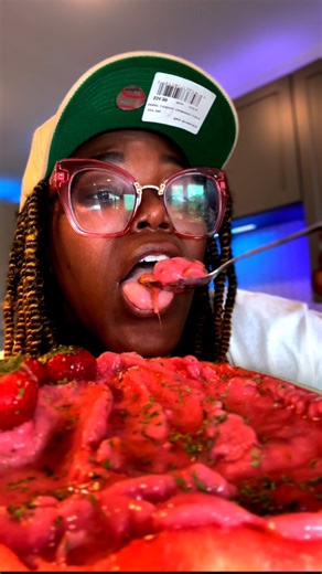 1.8M views · 106K reactions | WATERMELON SMOOTHIE BOWL...