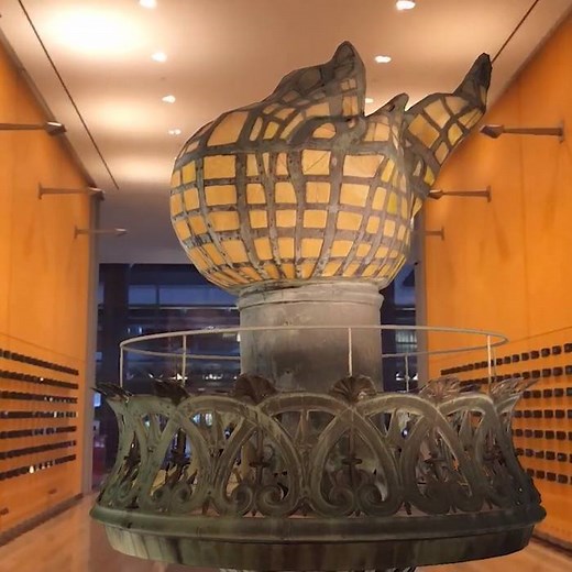 Almost no one has set foot in the original torch of the Statue of Liberty in 100 years. Now you can circle the torch’s balcony in augmented reality. Read more: https://nyti.ms/2QOV5kw | The New York Times