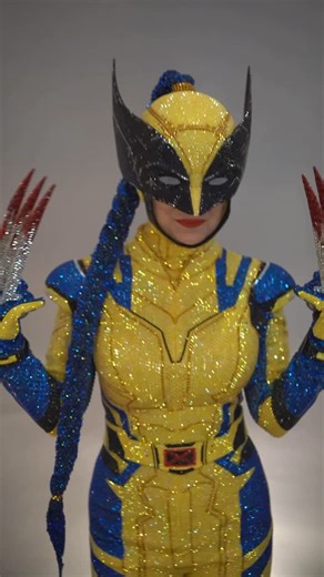 Anne-Ma 🇨🇦 Bling cosplay✨ on Instagram: "Putting my suit on when I get bored 🤷🏻‍♀️😂✨ Can’t wait for @ottawa_comiccon #diycosplay #diamondedition #wolverinecosplay"