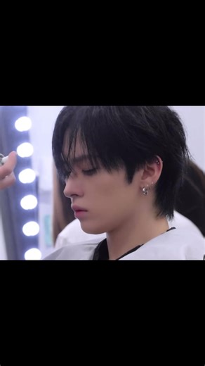 He is just perfect! #straykids #leeknow #minho #skz #kpop | lee know