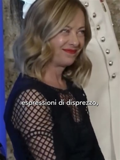 E non parliamo di tutte le espressioni di rabbia, almeno altre 3. Per riconoscere nel dettaglio queste e altre espressioni di disprezzo scrivi MANDA nei commenti e riceverai in DM il link ad una masterclass gratuita in cui ti insegno a riconoscere il disprezzo la felicità sul viso dei tuoi clienti e delle persone attorno a te. In questo modo eviterai frustrazione di quando hai la sensazione di “parlare al muro” e di non essere capito e costruirai relazioni più autentiche con meno fraintendimenti