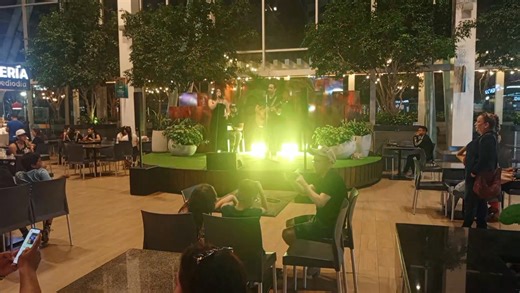 Música en vivo en el Mall del Pacífico - Manta | Radio Manta Televisión