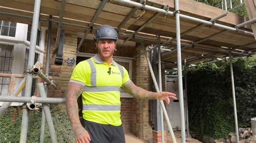 How does a temporary roof structure work?