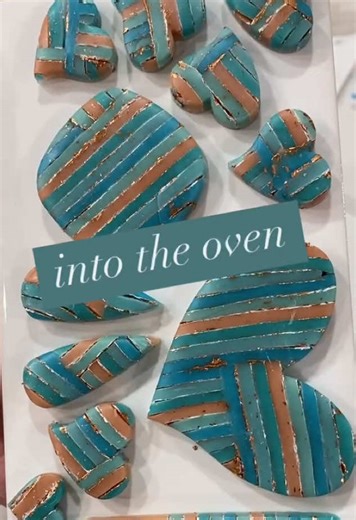 🩷So I straight stole this design from @The Clay Shelf It was just so fun I had to try it. Check out her page. Some fun things over there. #clay #polymerclay #clayjewelry #handmade #handmadejewelry #theclaysweetheart #jewelry #handcrafted #earrings #clayearrings #necklace #pendant #claynecklace #clayslab #smallbusiness #sculpy #cernit