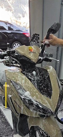 Honda Click V4 Boutique Wash & Graphene Protection | NeroLux Moto Detailing