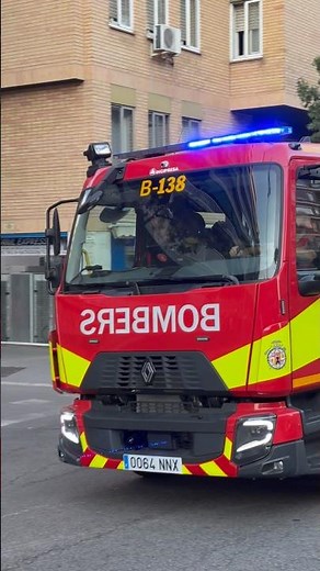 Barcelona Fire Truck Code 3 Response! 🇪🇸🚨