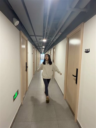 Shanghai Jing'an Apartment / Shanghai Studio, 1br flat, 2br flat 💰 Monthly rent: ¥3000 - 4000 📍 Location: Jing'an District 🧑‍🎓 near Tongji / Fudan / Shanghai uni ，with free bus to school . 🚇Metro Line 1 / People's Square / Jing'an Temple / Nanjing Road / Shanghai Railway Station ✅ Flexible lease terms: Long-term or short-term rentals ✅ Student-friendly: Free shuttle bus to schools ✅ High-quality facilities: Free cinema, billiards, study rooms and garden ✅ International community: Monthly pa