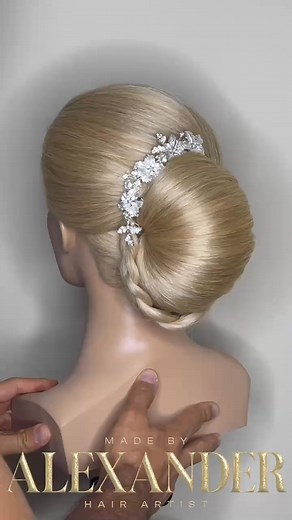 Elegant Updo for Weddings This look is a dream come true! ✨ Imagine walking down the aisle with this romantic updo. It's not only breathtakingly elegant but also surprisingly simple—perfect for taking the stress out of your big day. I created this dreamy look with my faithful mannequin ALLY from Ulyana Aster. She helped me perfect every detail. Save this post as inspiration for your own bridal hairstyle and tag someone who is getting married soon! 👇 #bridalhairstyle #wedding #romanticupdo #wedd