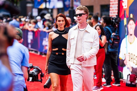 Pete Crow-Armstrong’s girlfriend Hailey Lavelle soaks up the sun poolside in printed bikini