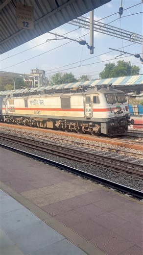 Wap 7 Insane Accleration Of Mumba Chennai Superfast at Chinchwad #india #train #mumbai #love #viral
