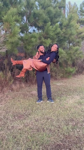 A little family photoshoot vlog 🥰💙✨ For those who truly know me personally, and have known me even before social media…everyone can attest to the fact that even without social media, one thing I’m going to do is a photoshoot 🤣. I remember convincing two of my best friends in college to do a “just because” professional photoshoot with me Charlie’s angel style 😂. Having children just amplified my love for pictures even more, and Bryan quickly found out when I had him doing a professional coupl