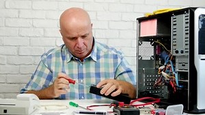 Technical Person Repair Computer Checking Hard: стоковое видео (без лицензионных платежей), 31872784 | Shutterstock