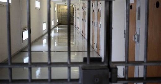 Fraudsters and thieves among prisoners most likely to get temporary release, figures show | BreakingNews