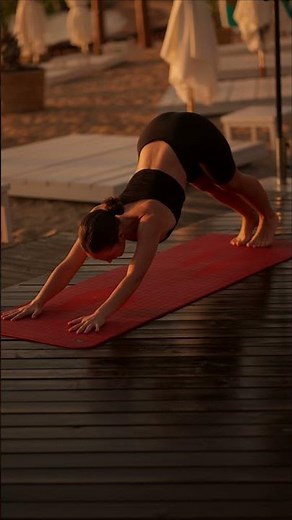 yoga and stretch #bikiniyoga #yoga