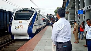 150K views · 3.1K reactions | নিউ আলিপুরদুয়ার স্টেশনে বন্দে ভারতের দ্বিতীয় ট্রায়াল রান খতিয়ে দেখলেন DRM দিলীপ কুমার সিং | Uttorer Sangbad 24×7 - উত্তরের সংবাদ ২৪×৭ | Facebook