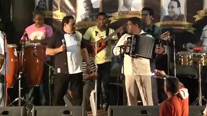 355K views · 10K reactions | Recordando a la agrupación "El Doble Poder" la voz del maestro Daniel Celedón interpretando "A Fuego Lento", un bonito tema de su propia autoría. | Notas Del Folclor | Facebook